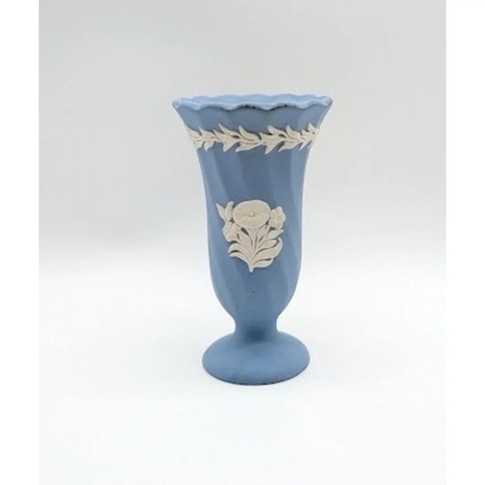 Vtg Wedgwood Jasperware Bud Vase 4